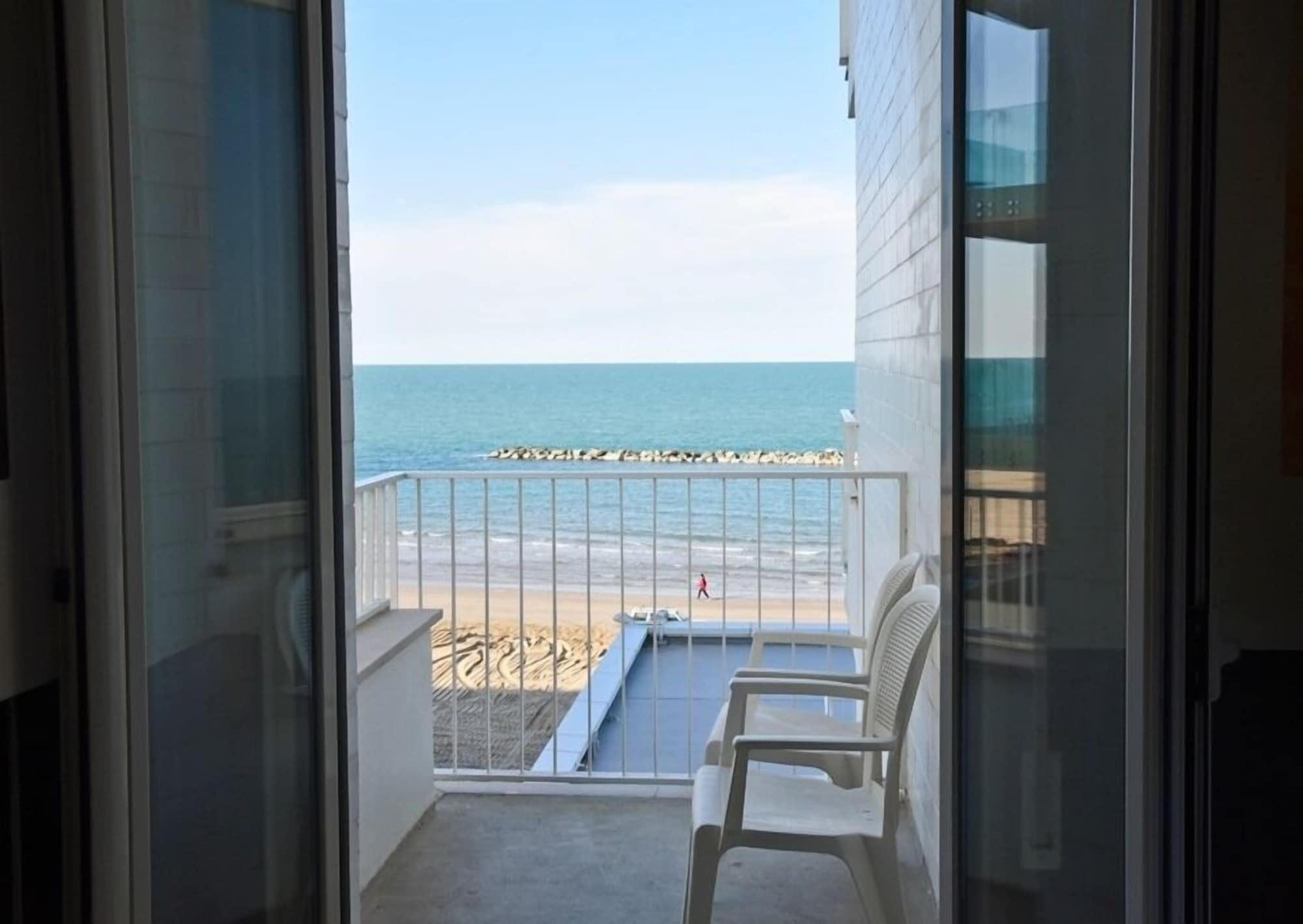Hotel Alexander Museum Palace Pesaro Esterno foto