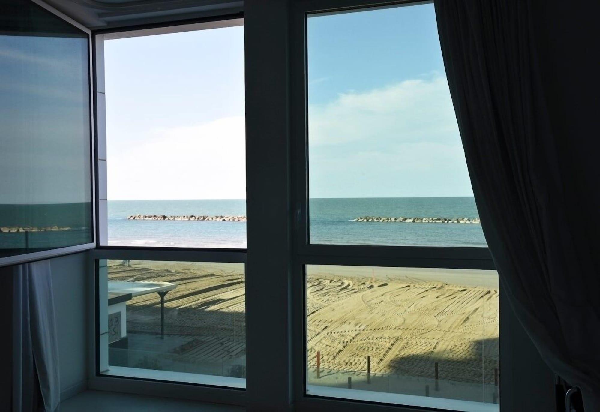 Hotel Alexander Museum Palace Pesaro Esterno foto